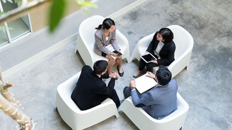 Magazine article aboutThe-leaky-pipeline 